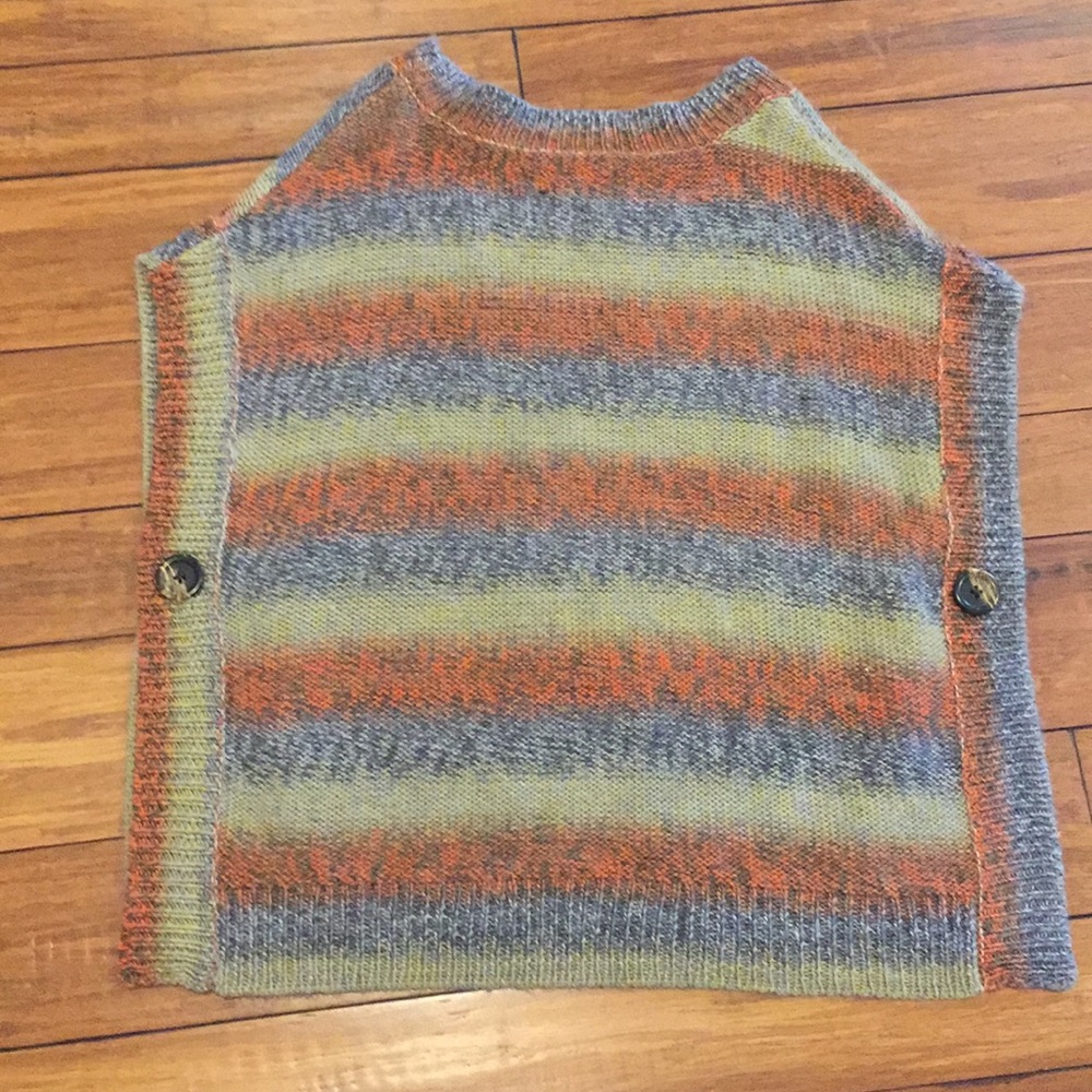 Multicolored knitted pullover